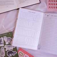 Romantasy Reading Journal – Literary 50 Book Review Notebook