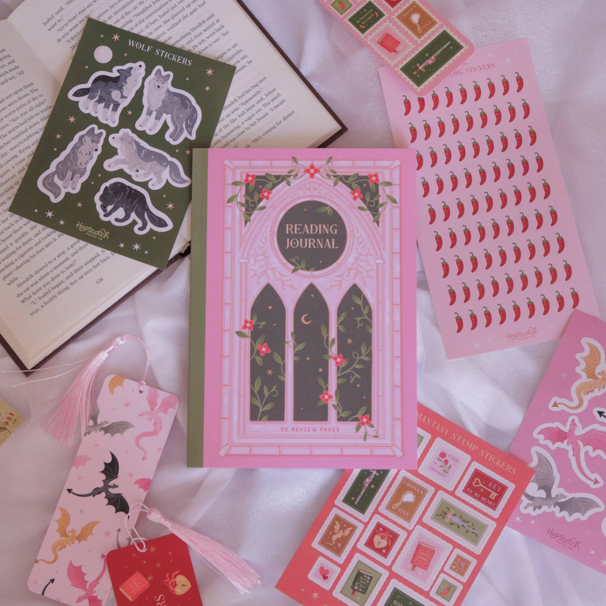 Romantasy Reading Journal – Literary 50 Book Review Notebook