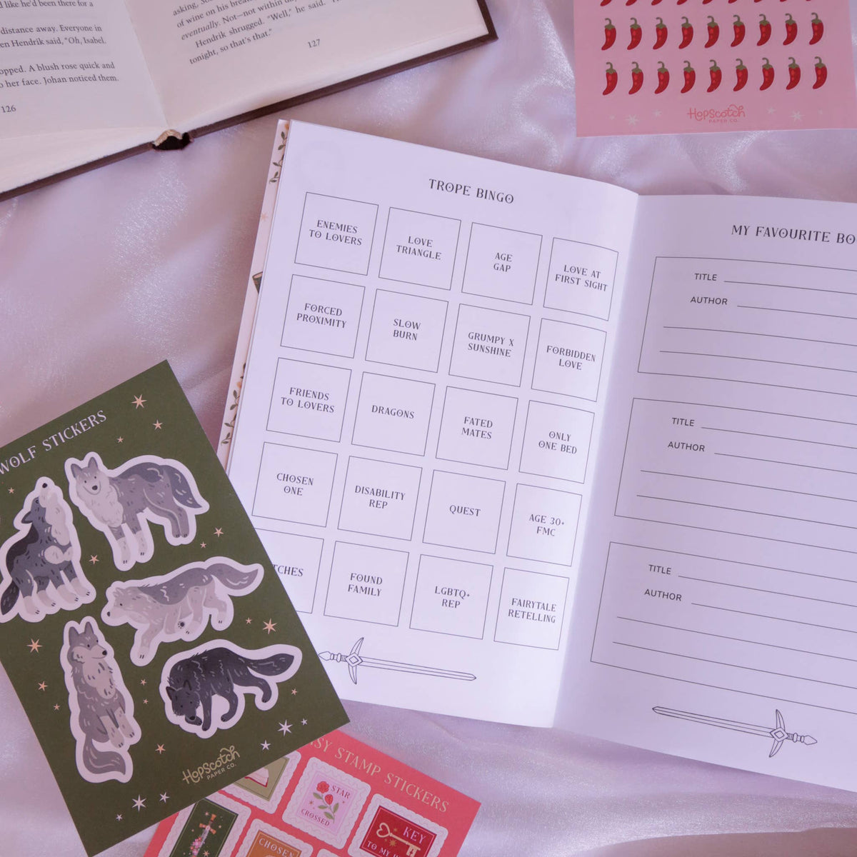 Romantasy Reading Journal – Literary 50 Book Review Notebook